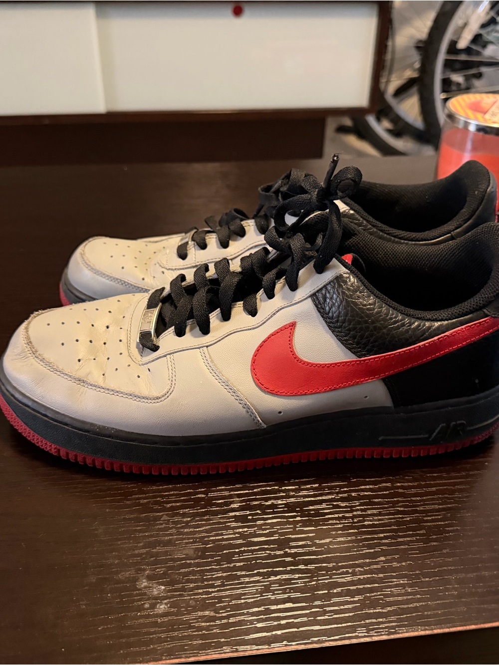 Nike Men’s Air Force 1 Low - Grey/Black/Red